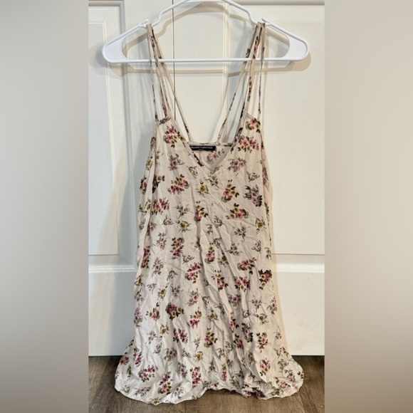 BRANDY MELVILLE SUMMER SUNDRESS SLIP DRESS EUC OSFA s/m FLORAL COVERUP - Picture 3 of 5